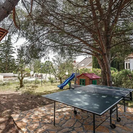 شقة Two-bedroom In Svpetar