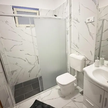 Two-bedroom In Svpetar شقة *