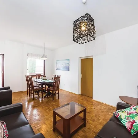 Two-bedroom In Svpetar * Sveti Petar