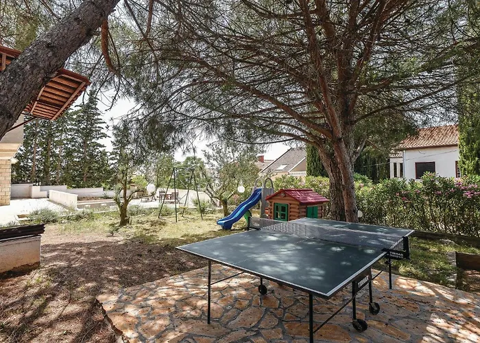 Daire Two-bedroom In Svpetar
